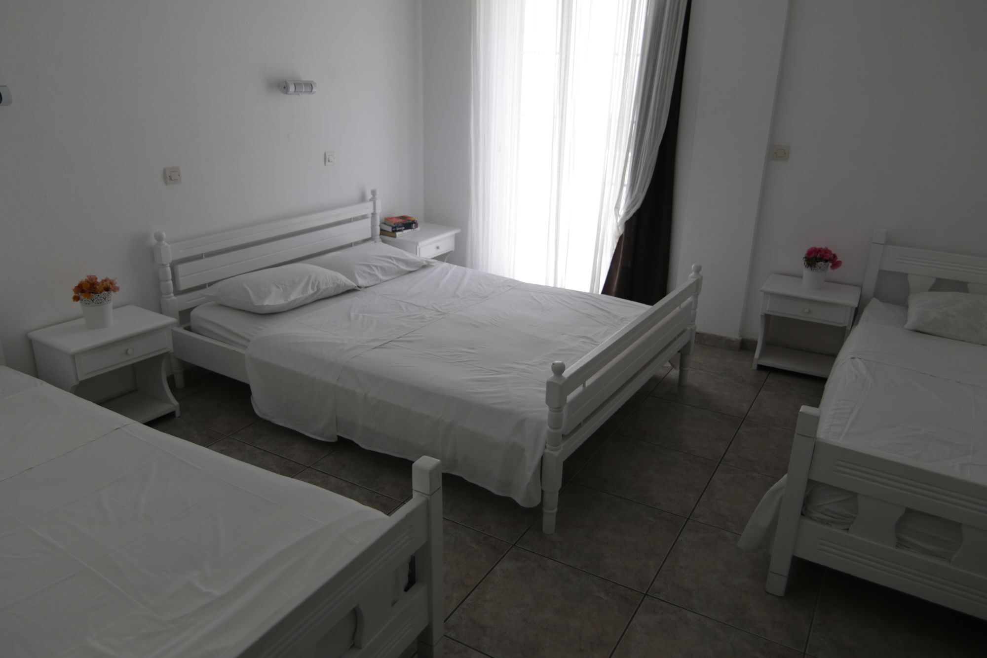 Armadoros Hotel / Ios Backpackers Экстерьер фото