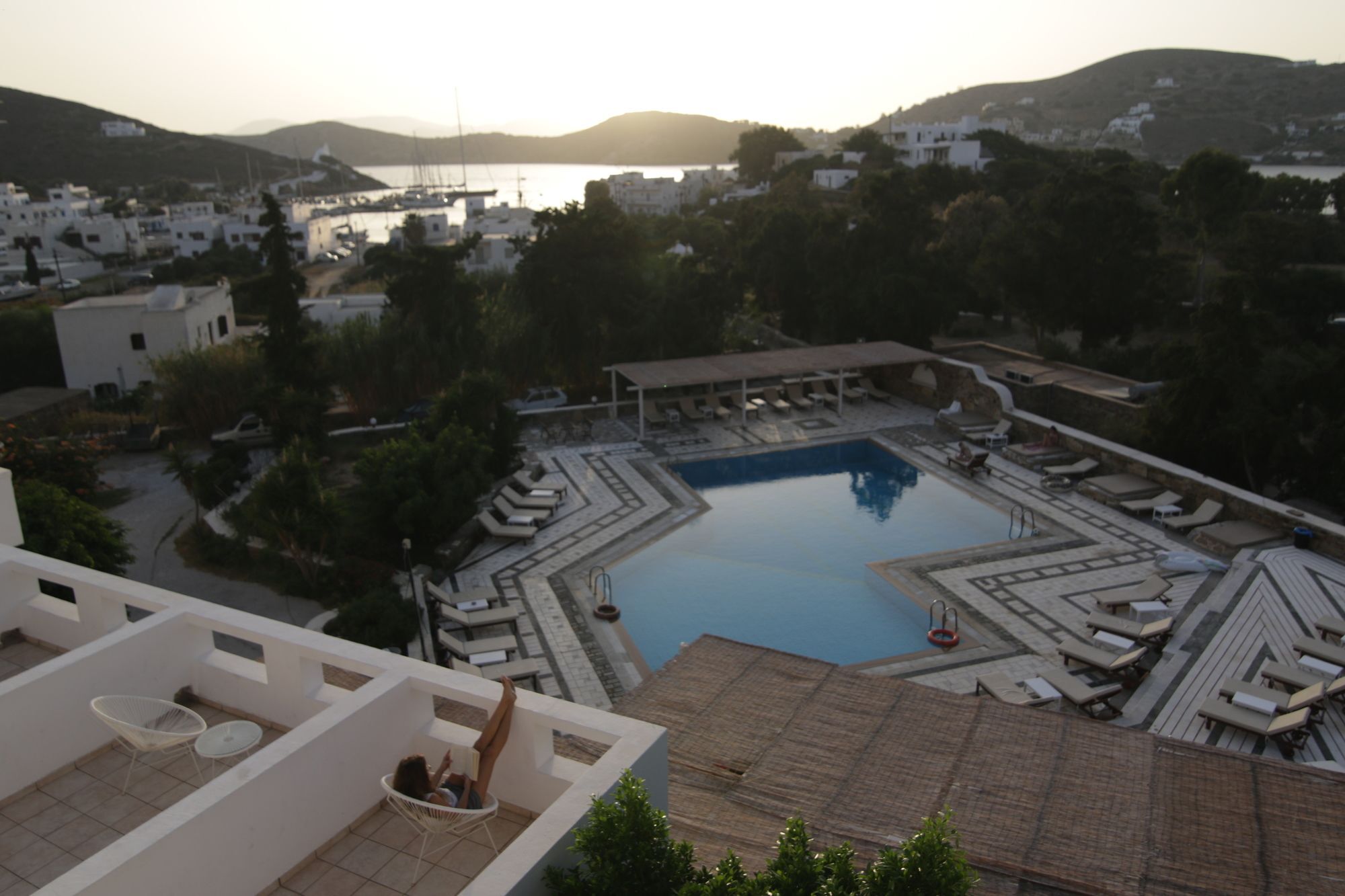 Armadoros Hotel / Ios Backpackers Экстерьер фото